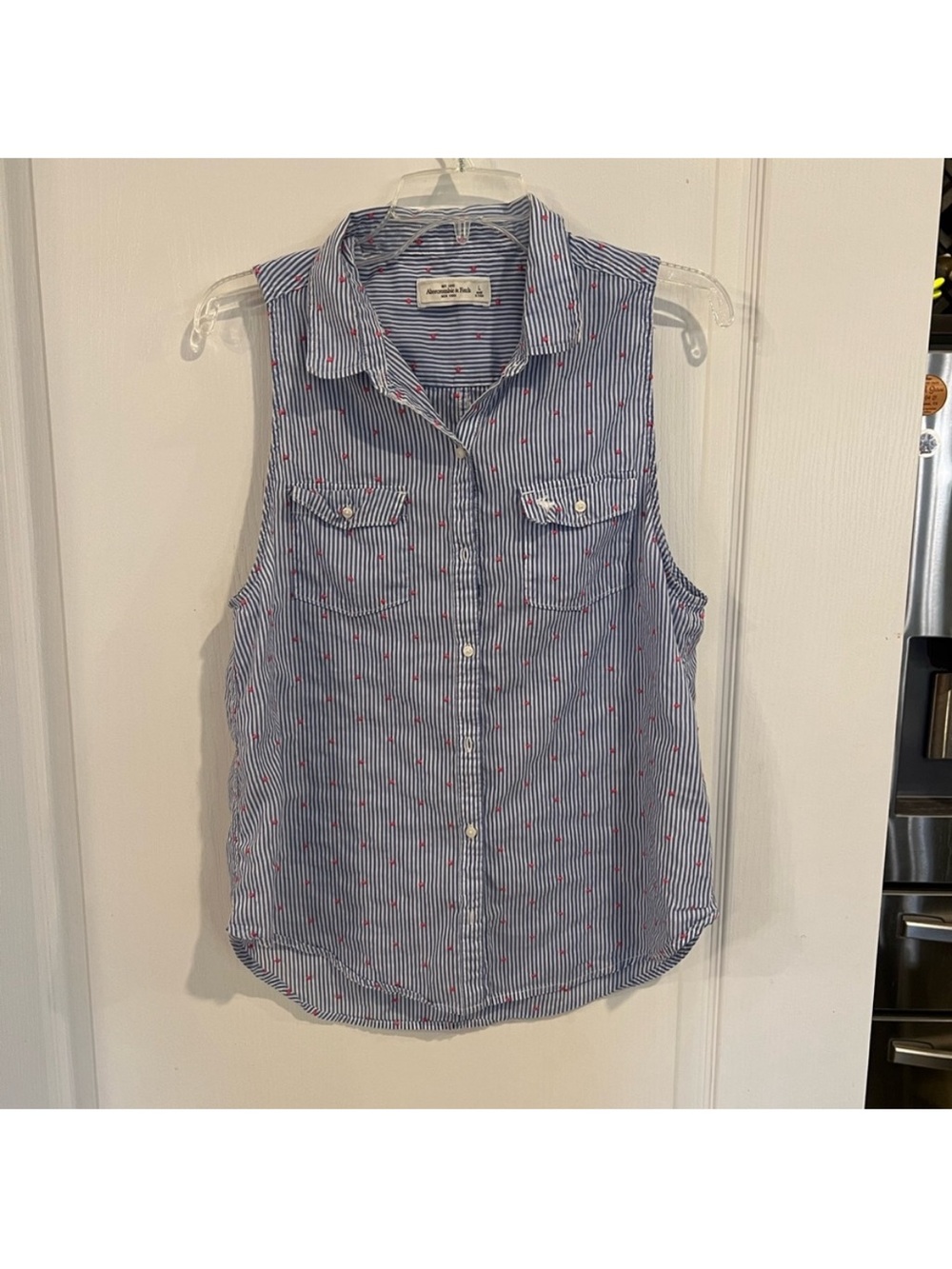 Abercrombie & Fitch Sleeveless blouse. Size large. Blue and white stripes